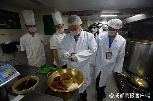 惊爆！知名餐饮品牌竟暗藏穿山甲加工内幕！香港深度揭秘！